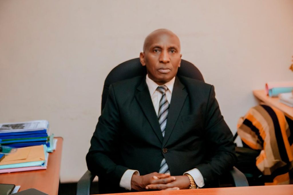 Dr Philippe HAKIZIMANA Director of Research University of Gitwe